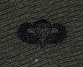 Parachute Qualification Badge, Basic. Subdued.