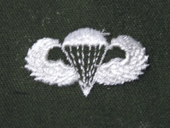 Parachute Qualification Badge, Basic. Color.